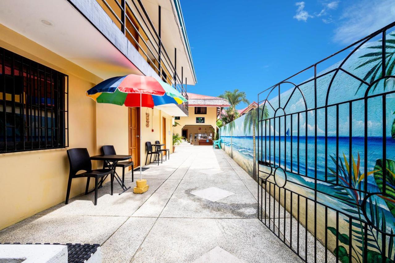 White Shamrock Beach Hotel Balabag  Ngoại thất bức ảnh